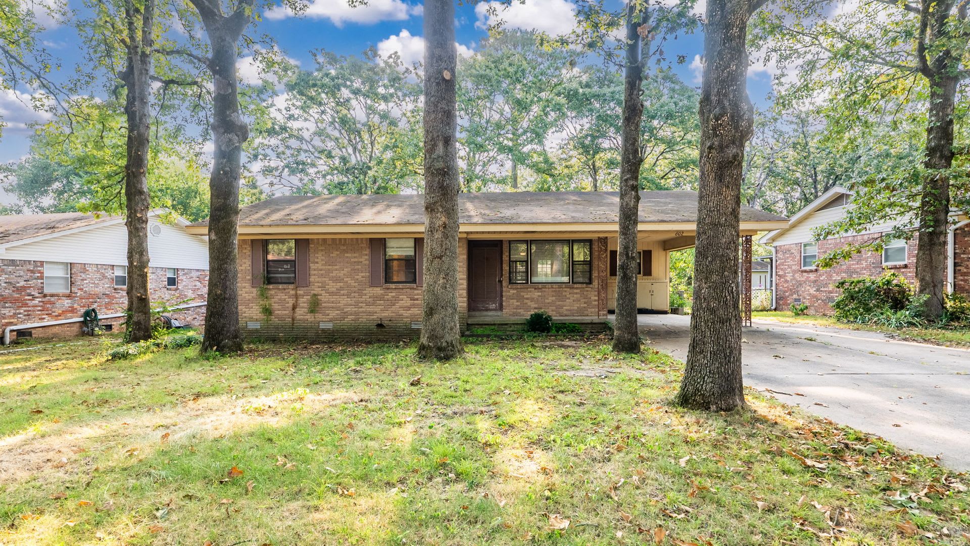 Updated 3Br 2Ba Brick Home In Sherwood New Paint Flooring – photo 1