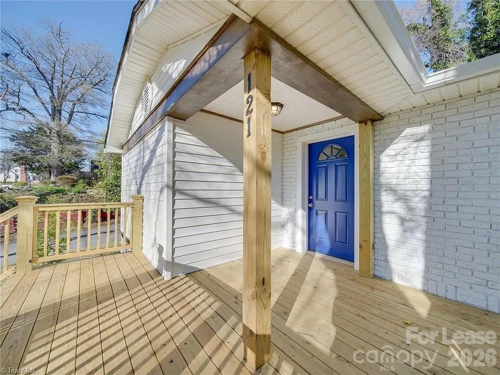 121 BRUMLEY Avenue – photo 2