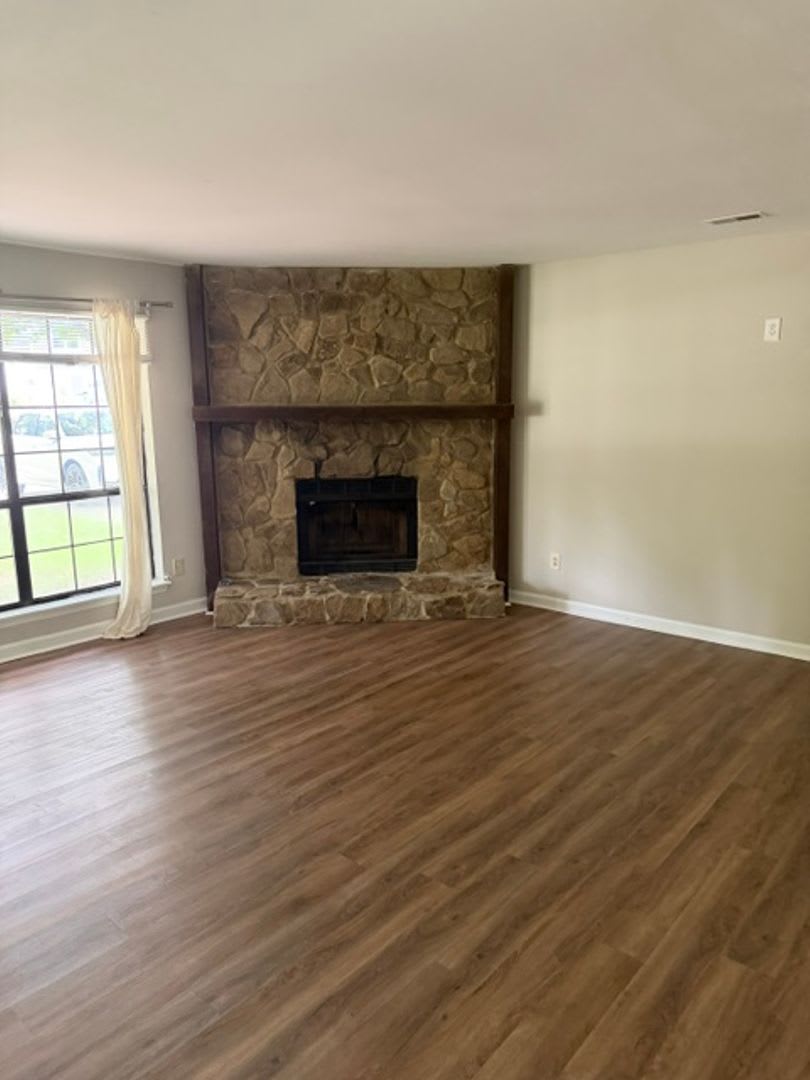 Ranch Home with 3BR/2BA Garage – photo 3