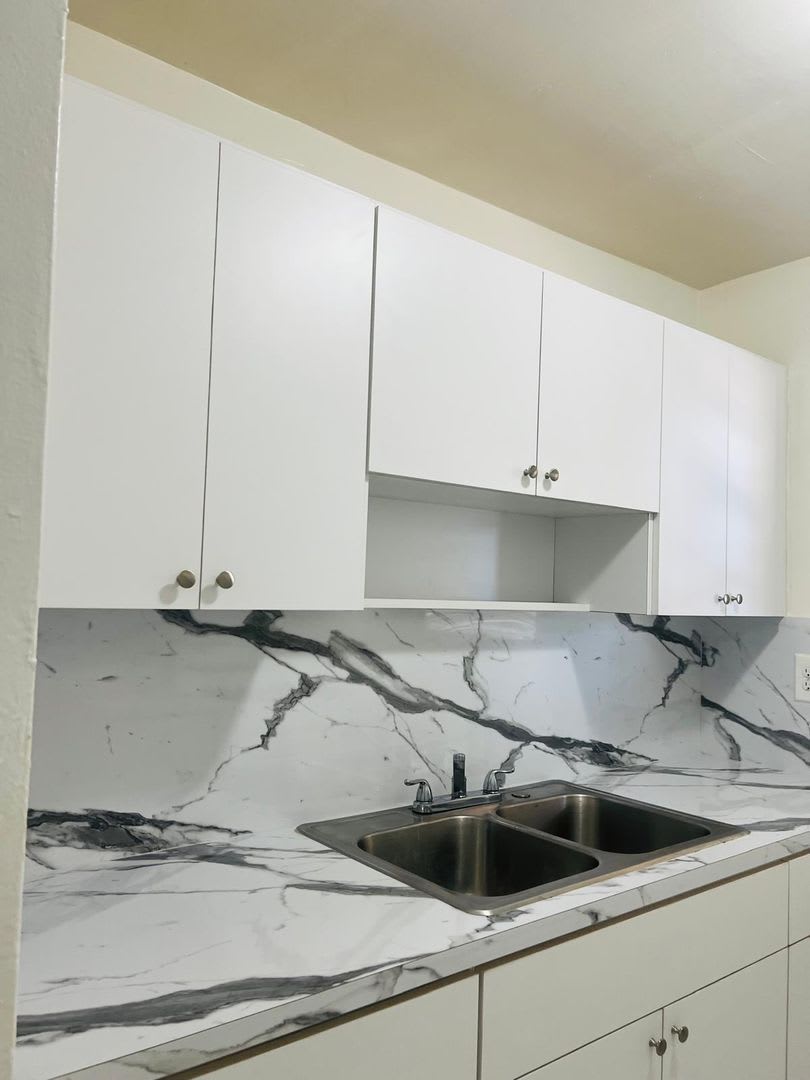 1345 W 29 Street – photo 3
