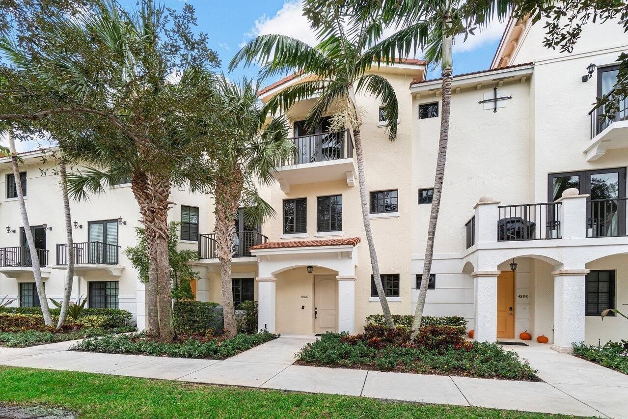 4886 Nw 16Th Avenue – photo 1