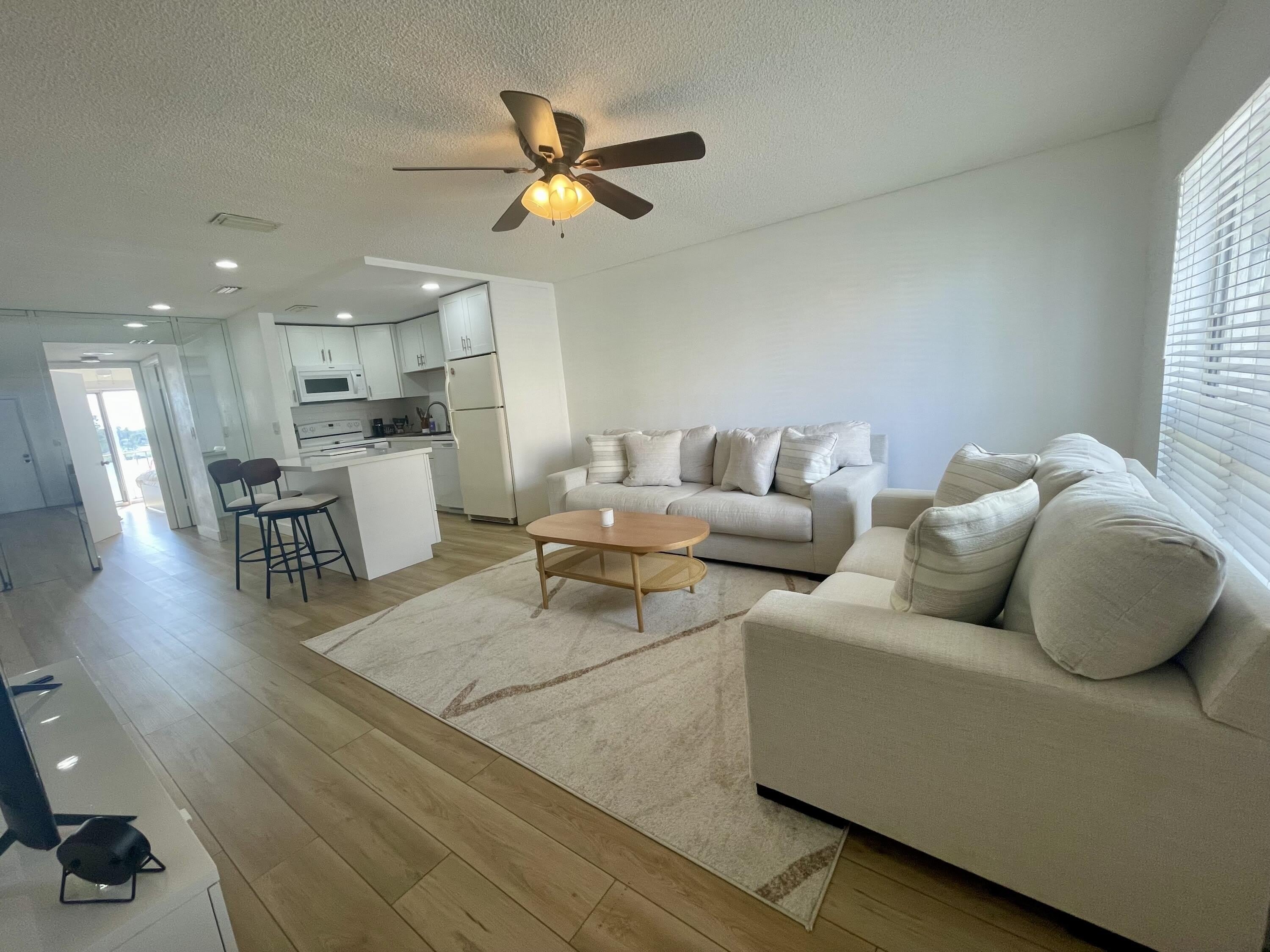 1100 Crystal Lake Drive – photo 5