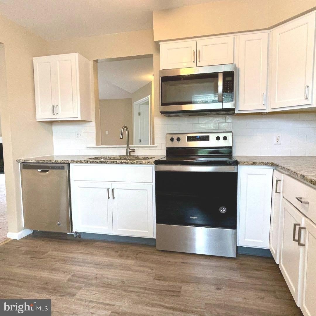 1104 Mews Drive – photo 4