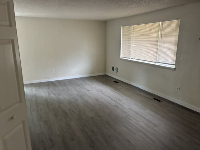 300 Ruby Street – photo 5