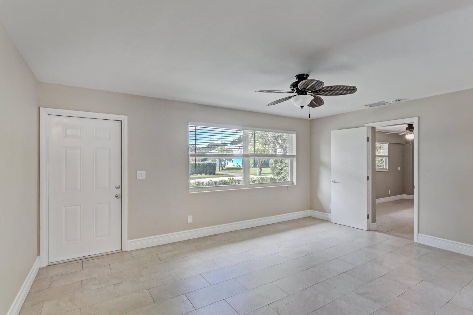2545 Venice Drive – photo 2
