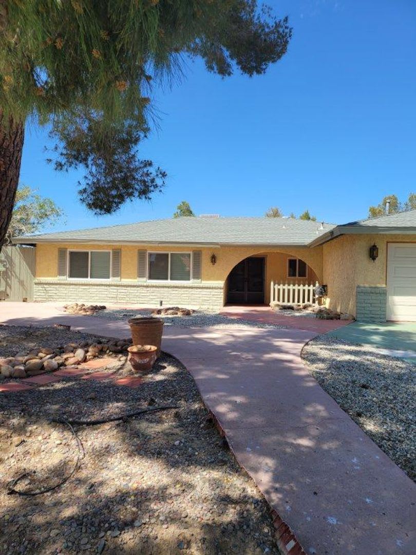 527 N El Prado St – photo 2