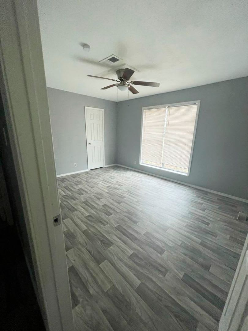 New Lower Price Spacious 3 Bedroom Home In Orange Only 1 250 Month – photo 2