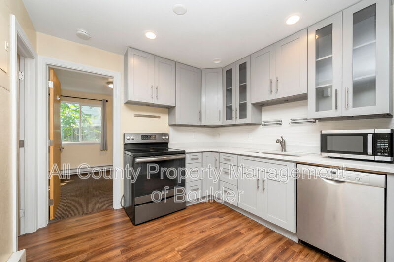 2211 Spruce Street – photo 5