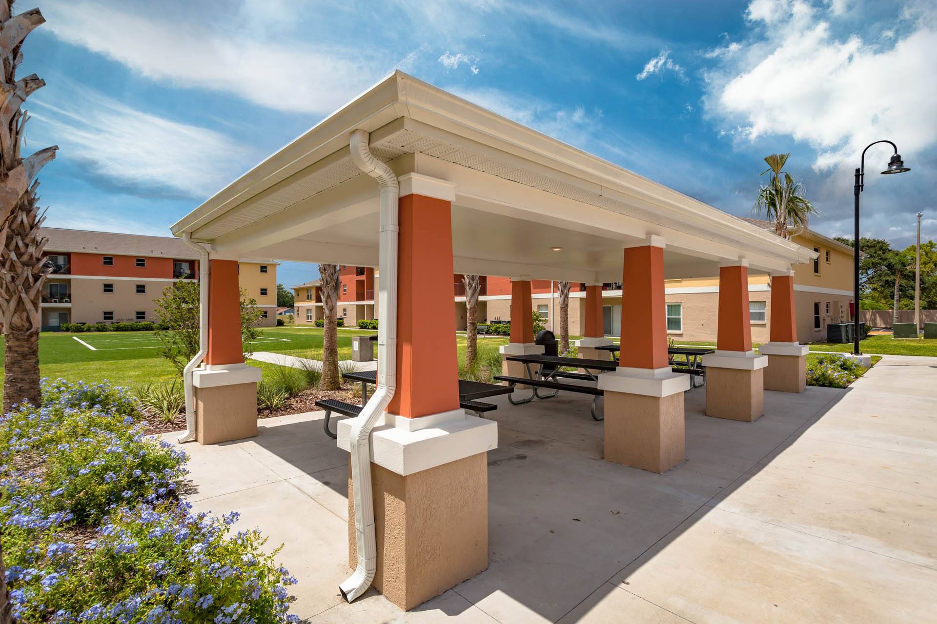 Regency Palms Apartments – photo 4