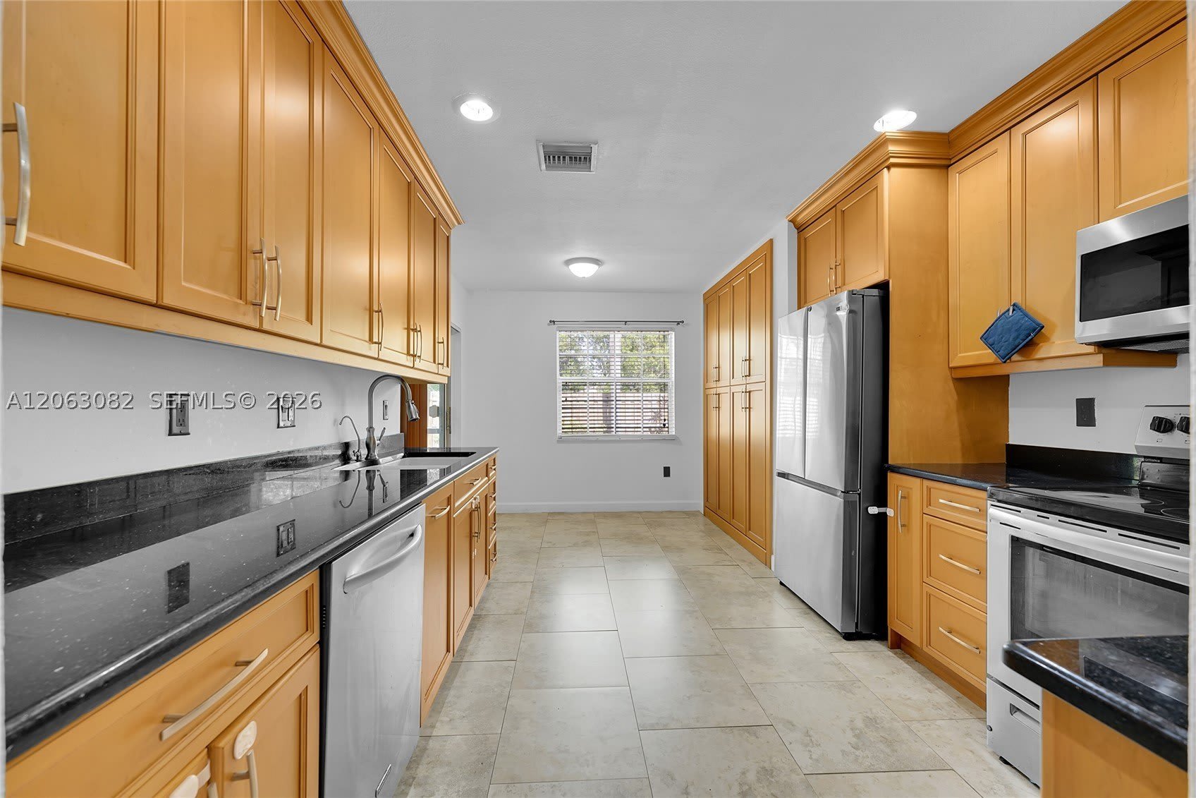 5520 NW 49th Ave – photo 2