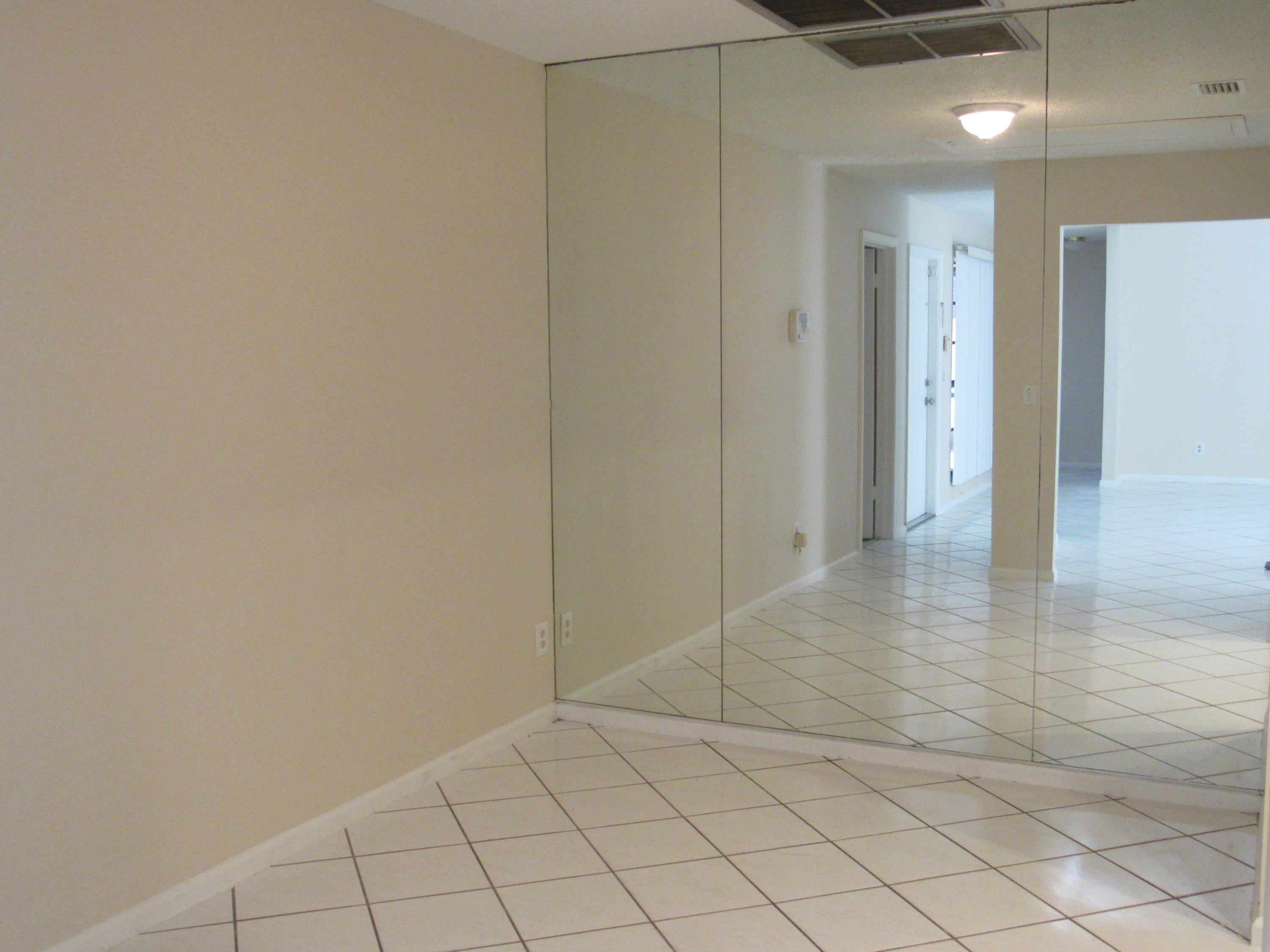 1065 Manor Drive – photo 4