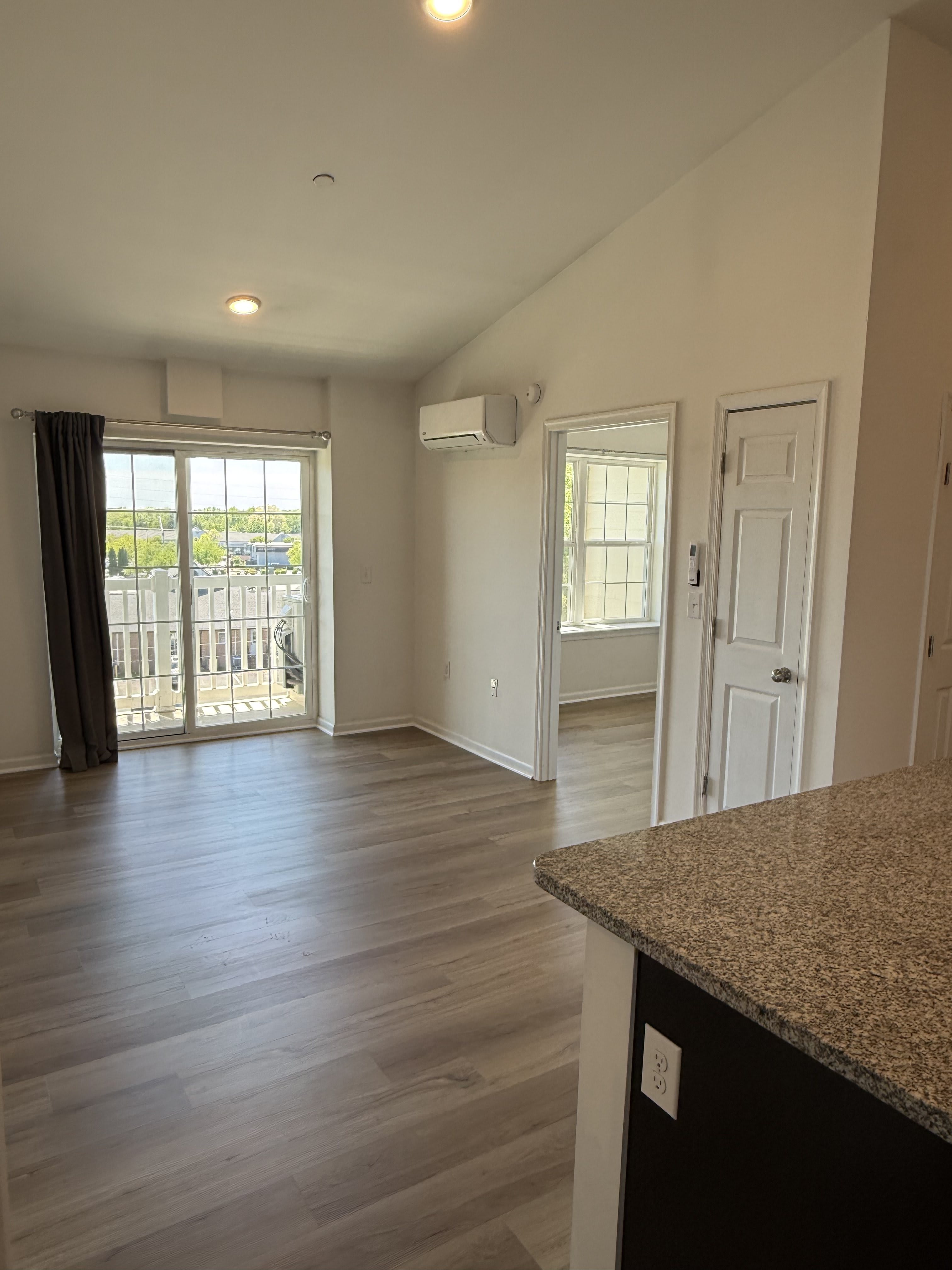 480 Main St – photo 4