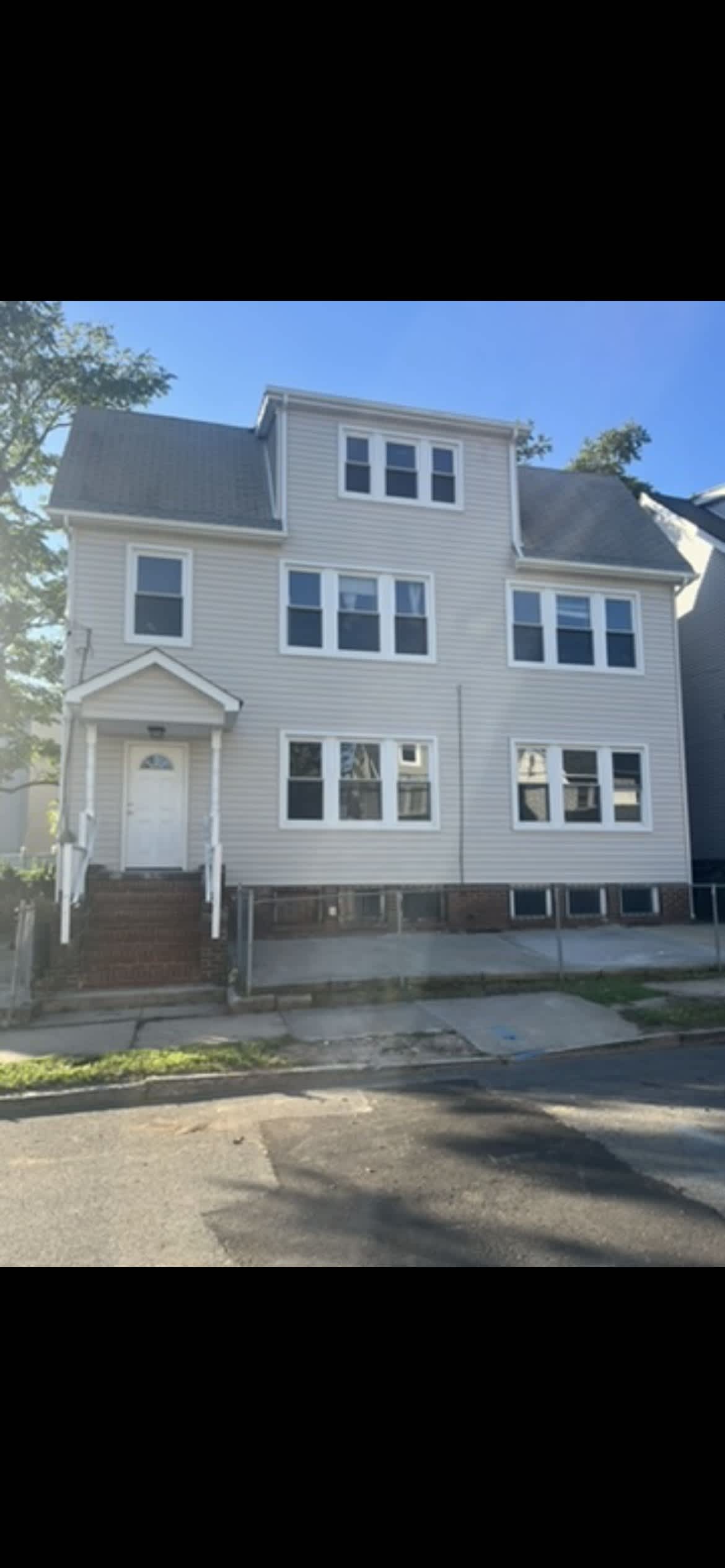 245 Alexander Street – photo 5