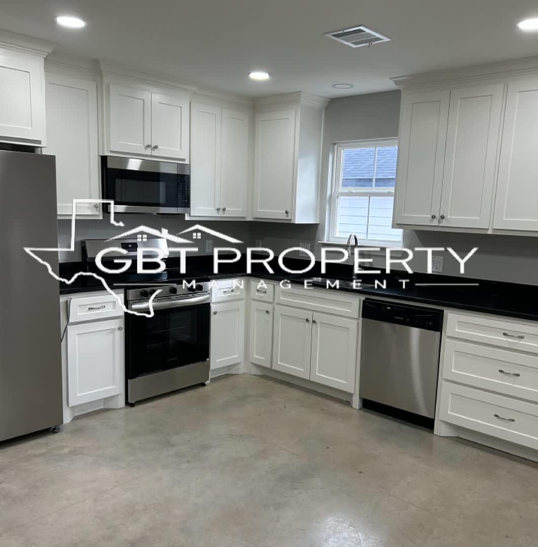 3 Bedroom 2 Bathroom Home! – photo 2