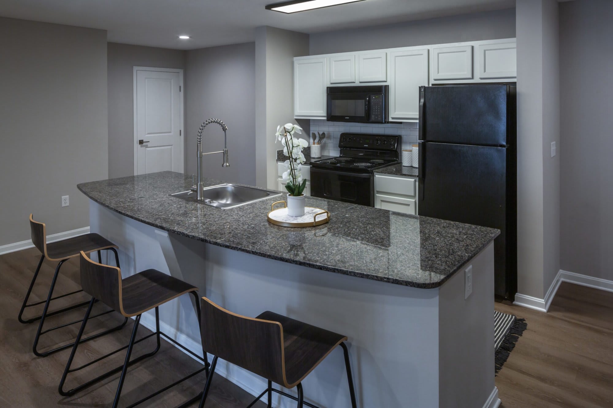 Standard on Main – photo 2