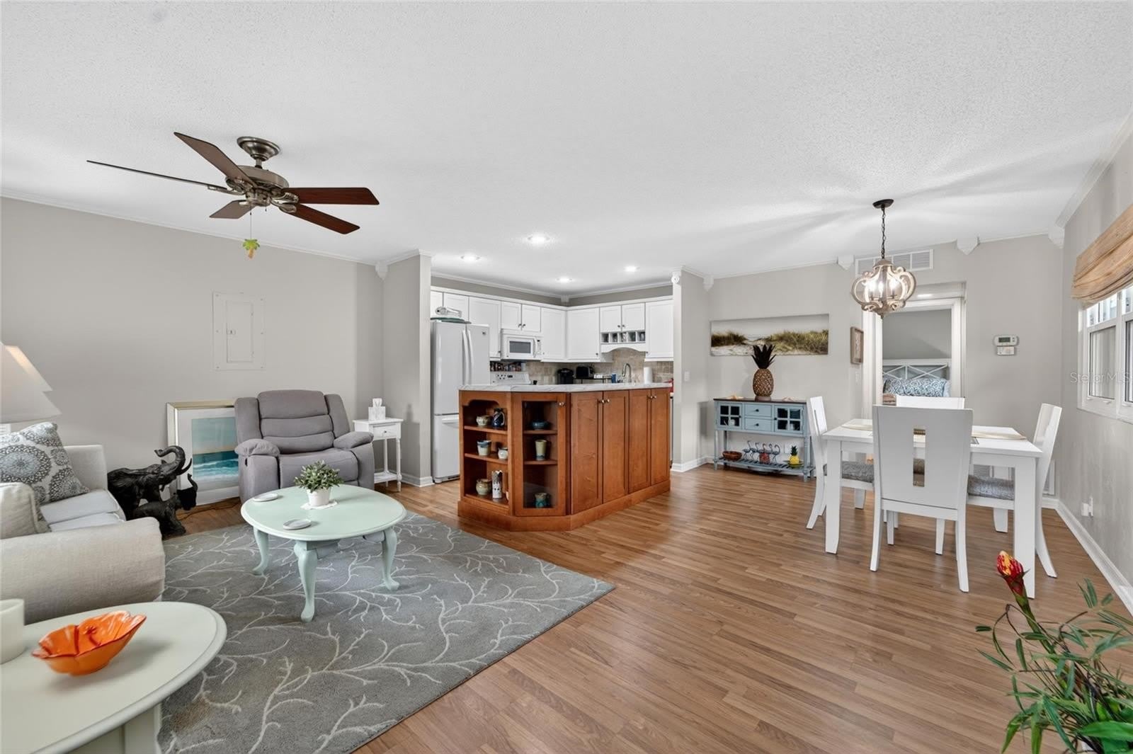 301 KINGS Boulevard – photo 4