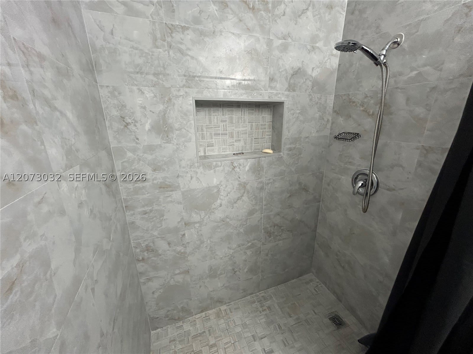 571 SW 29th Ter – photo 2