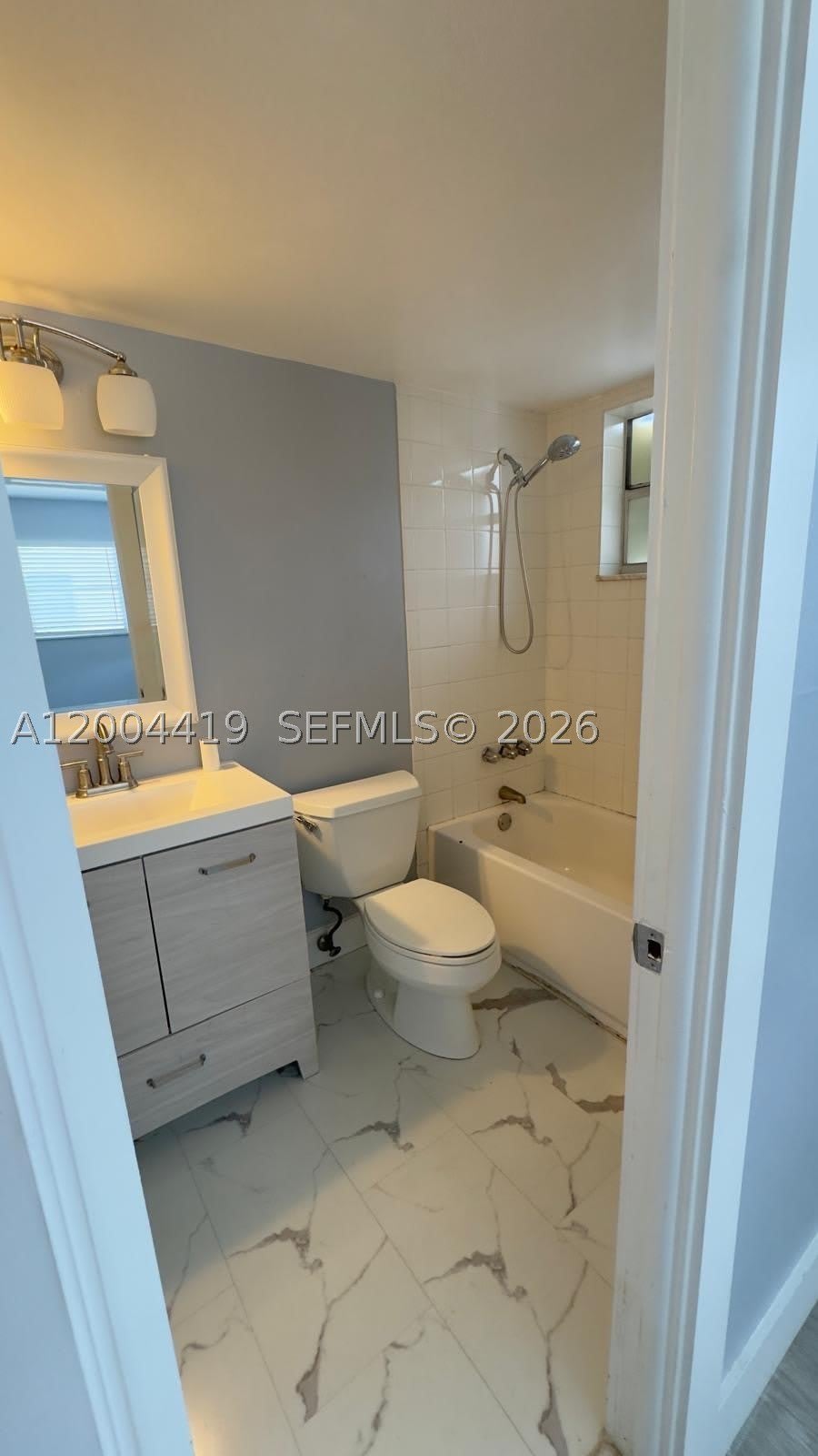 1421 NW 45th St – photo 4