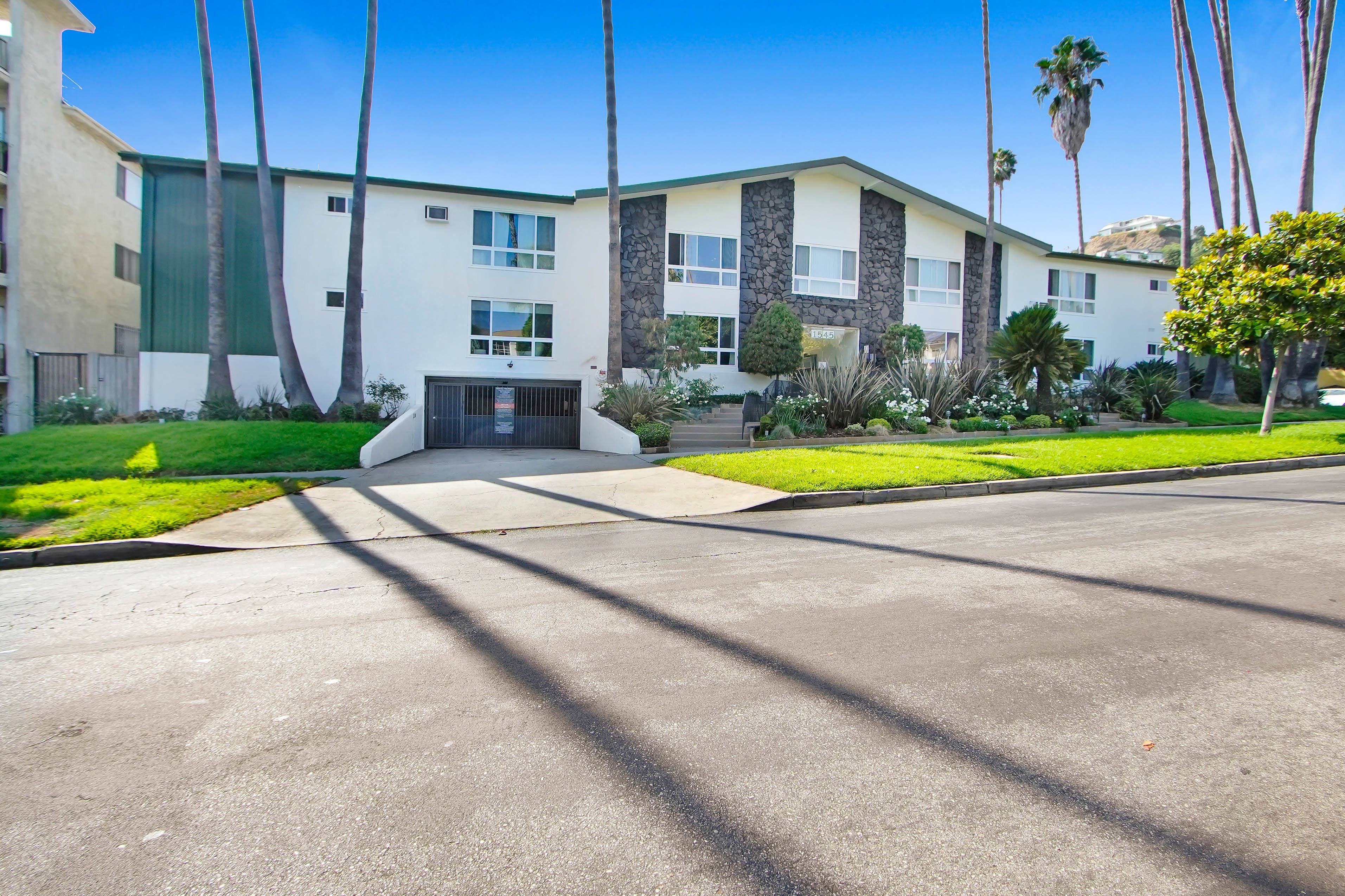 1545 N Laurel – photo 3