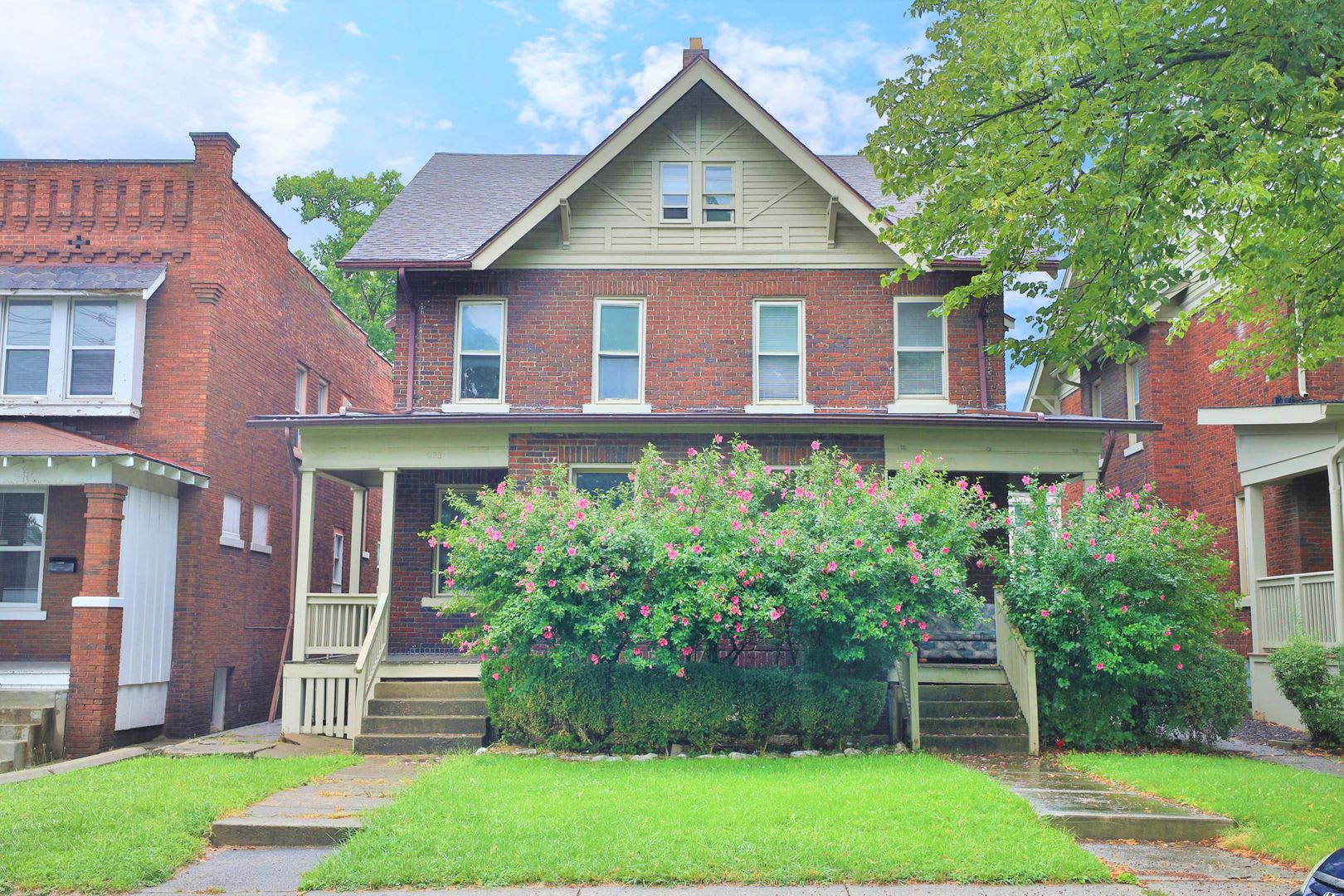Central Campus Newly Renovated 4 Bedroom 2 Bathroom House – photo 3