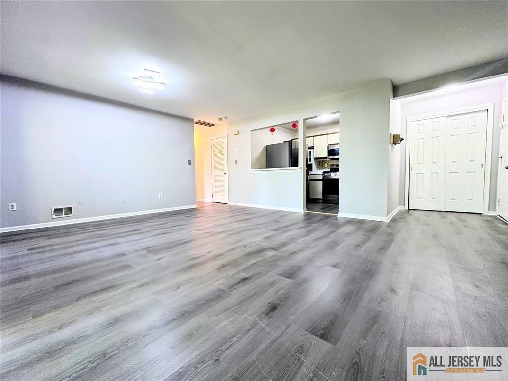 1211 Woodhaven Drive – photo 4