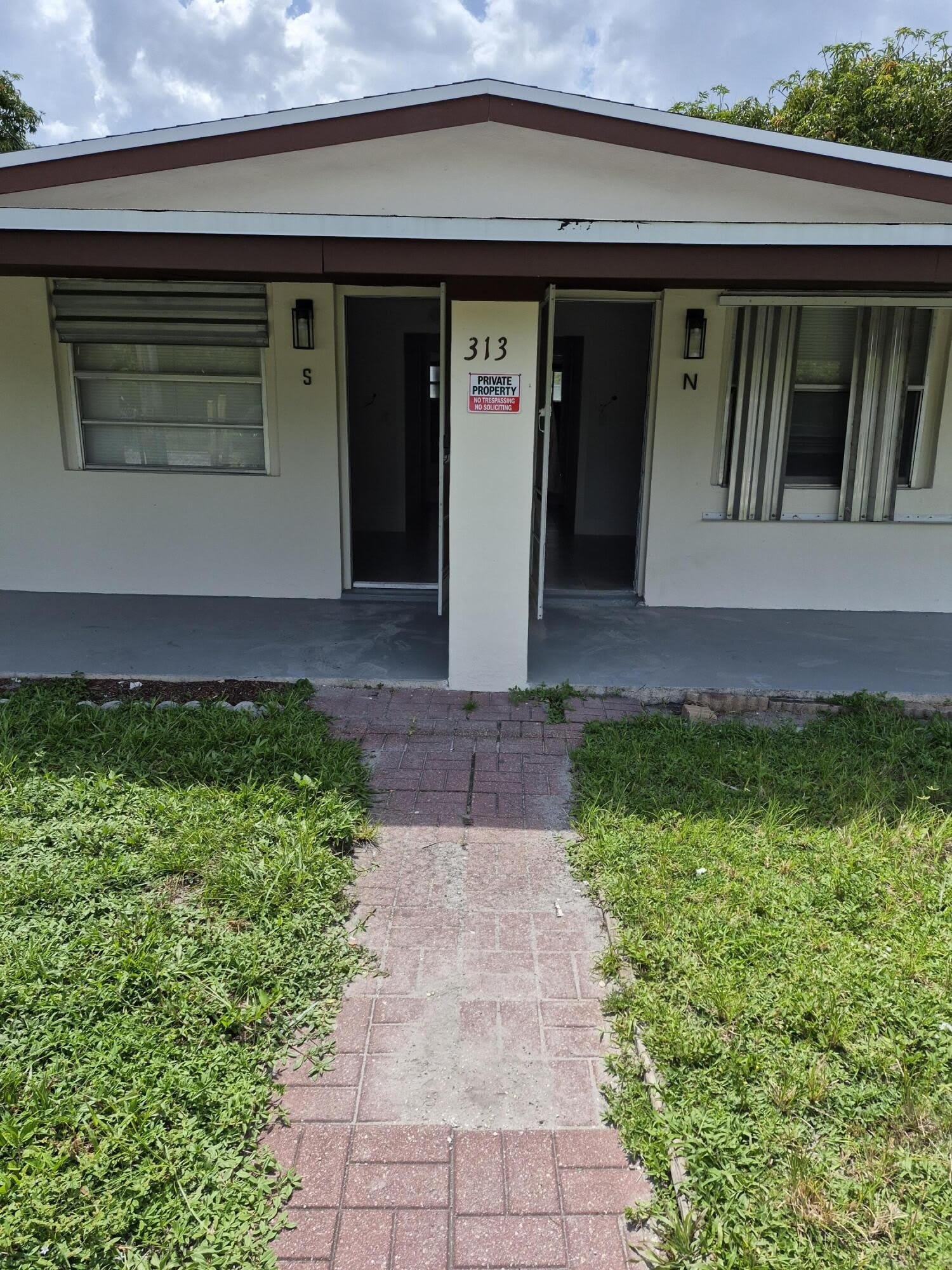 313 SW 1st Terrace – photo 2