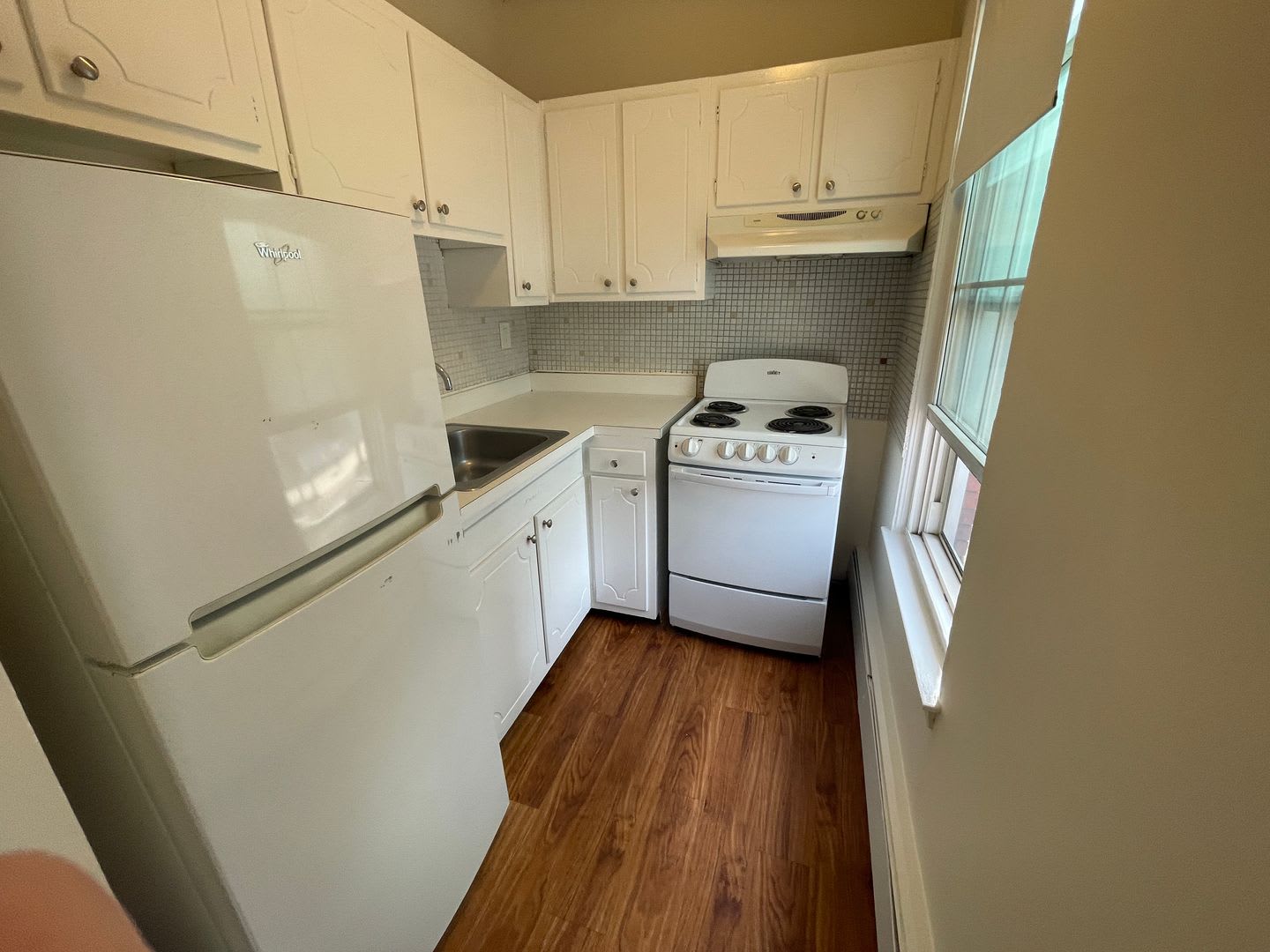 * Longwood * Clean & Basic 1-Bedroom on MBTA GL-E – photo 2