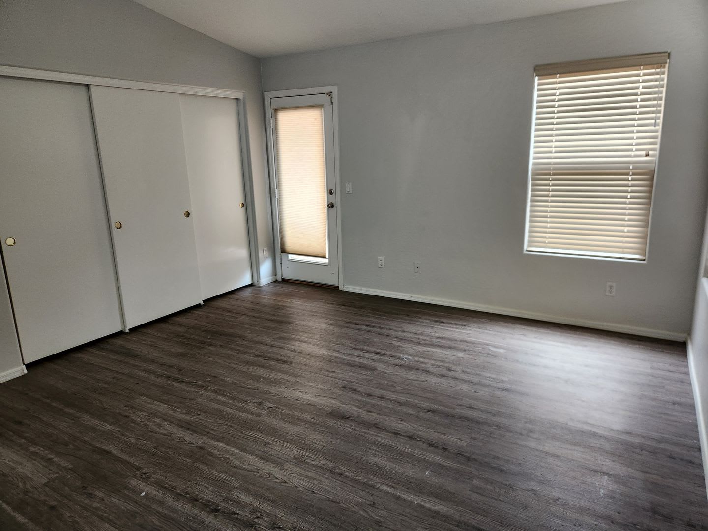 Single Level Avondale Home – photo 5