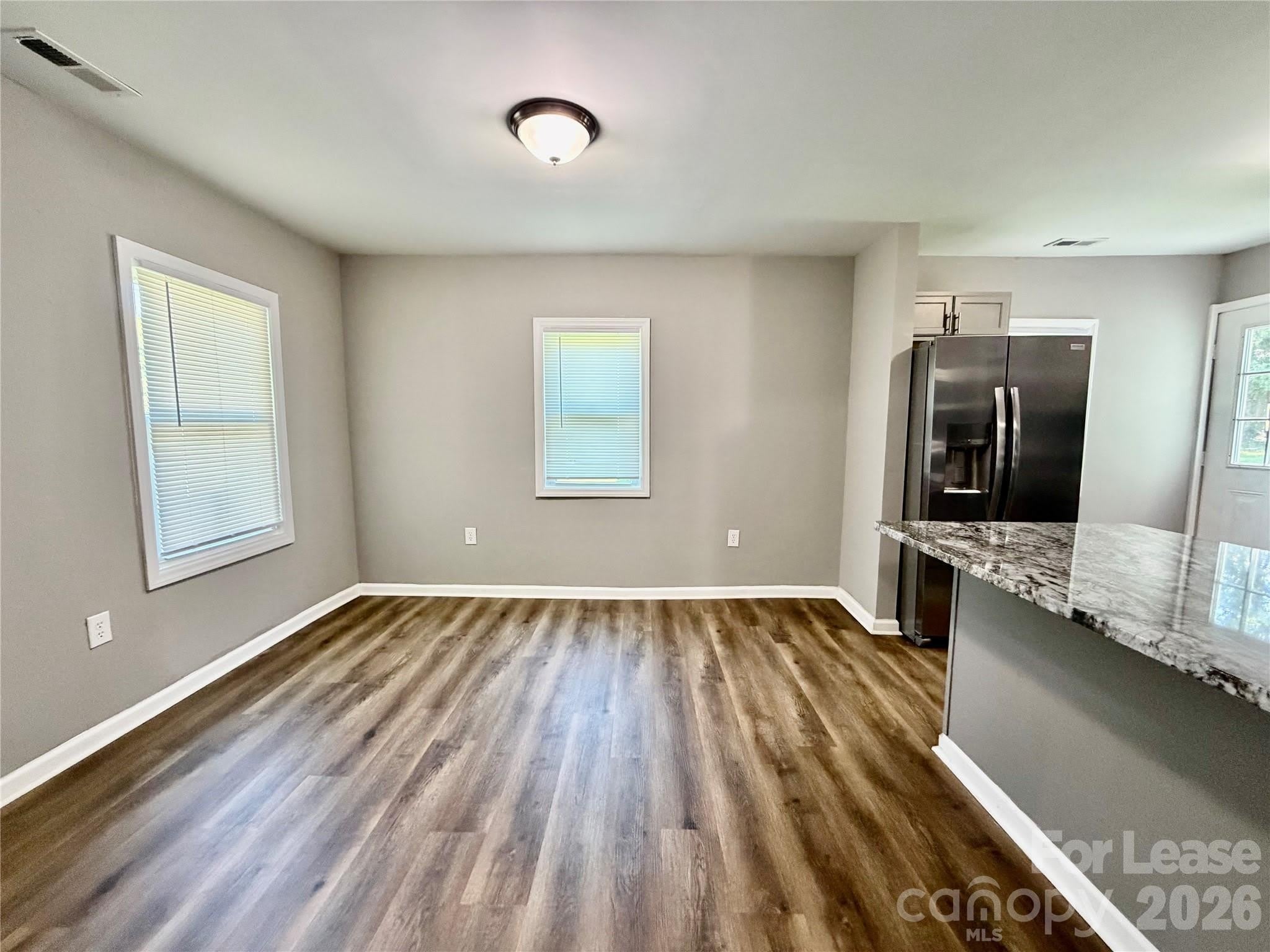 457 Fewell Street – photo 5