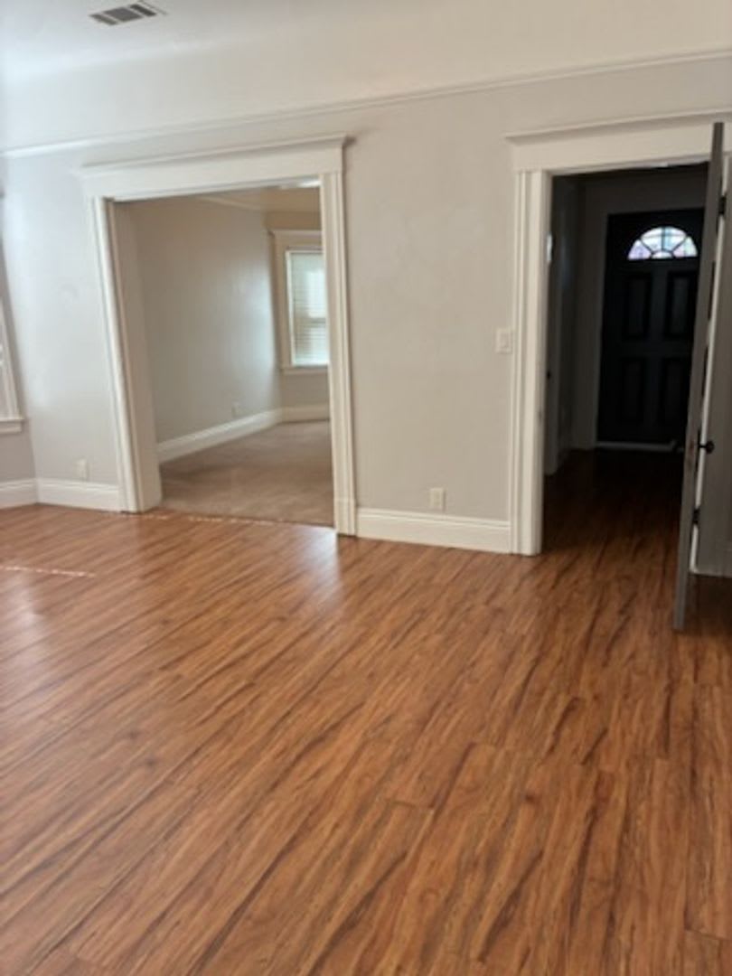 AVAILABLE NOW! Showing Friday 8/28 & Saturday 8/29 from 1:00pm-1:30pm – photo 2