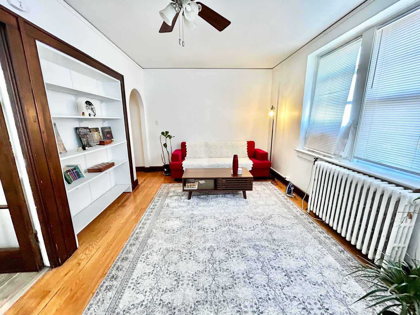Varsity Management 809 E Kingsley – photo 4