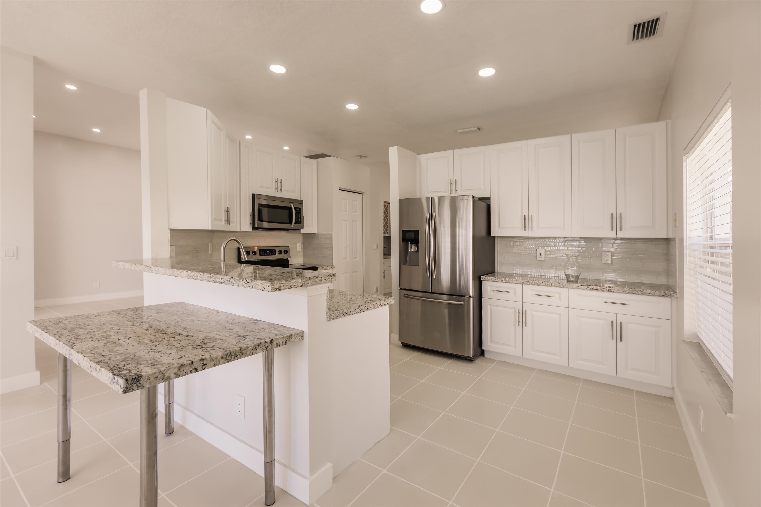 6292 Northwest 40Th Avenue – photo 5