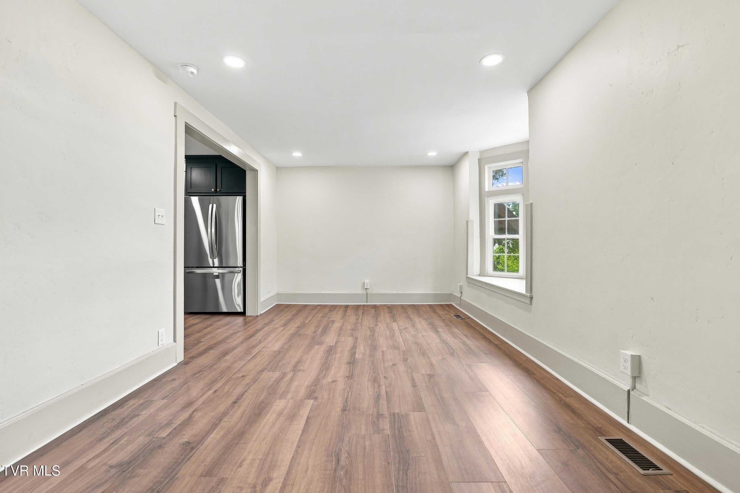 217 W Wanola – photo 5
