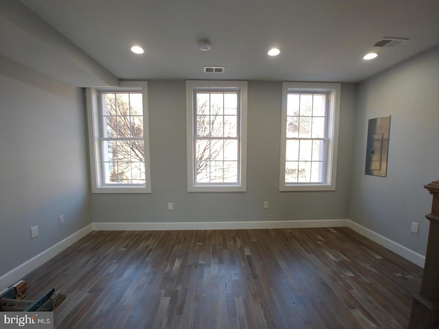 752 LAMONT Street NW – photo 4