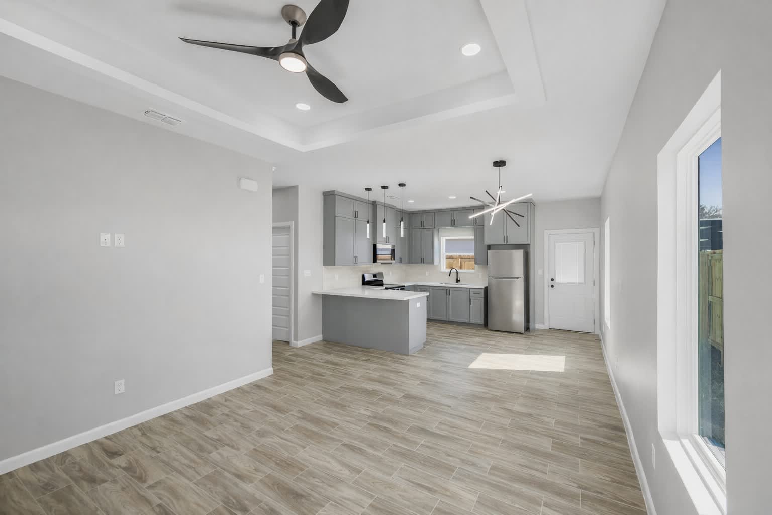 2409 Indian Creek Avenue – photo 3