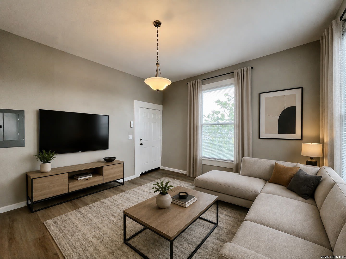 602 W Laurel St – photo 2