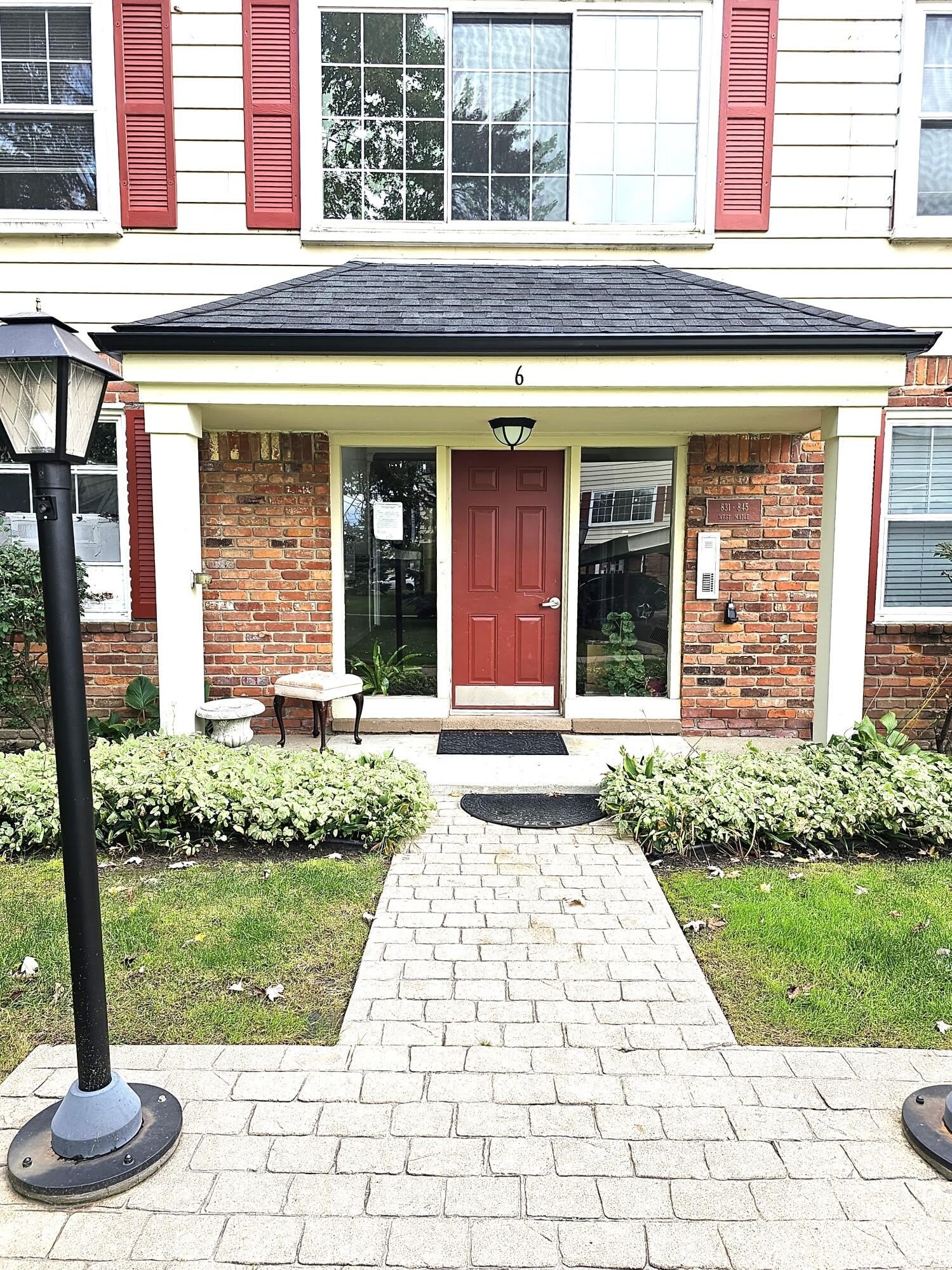 739 W Maple Road – photo 3