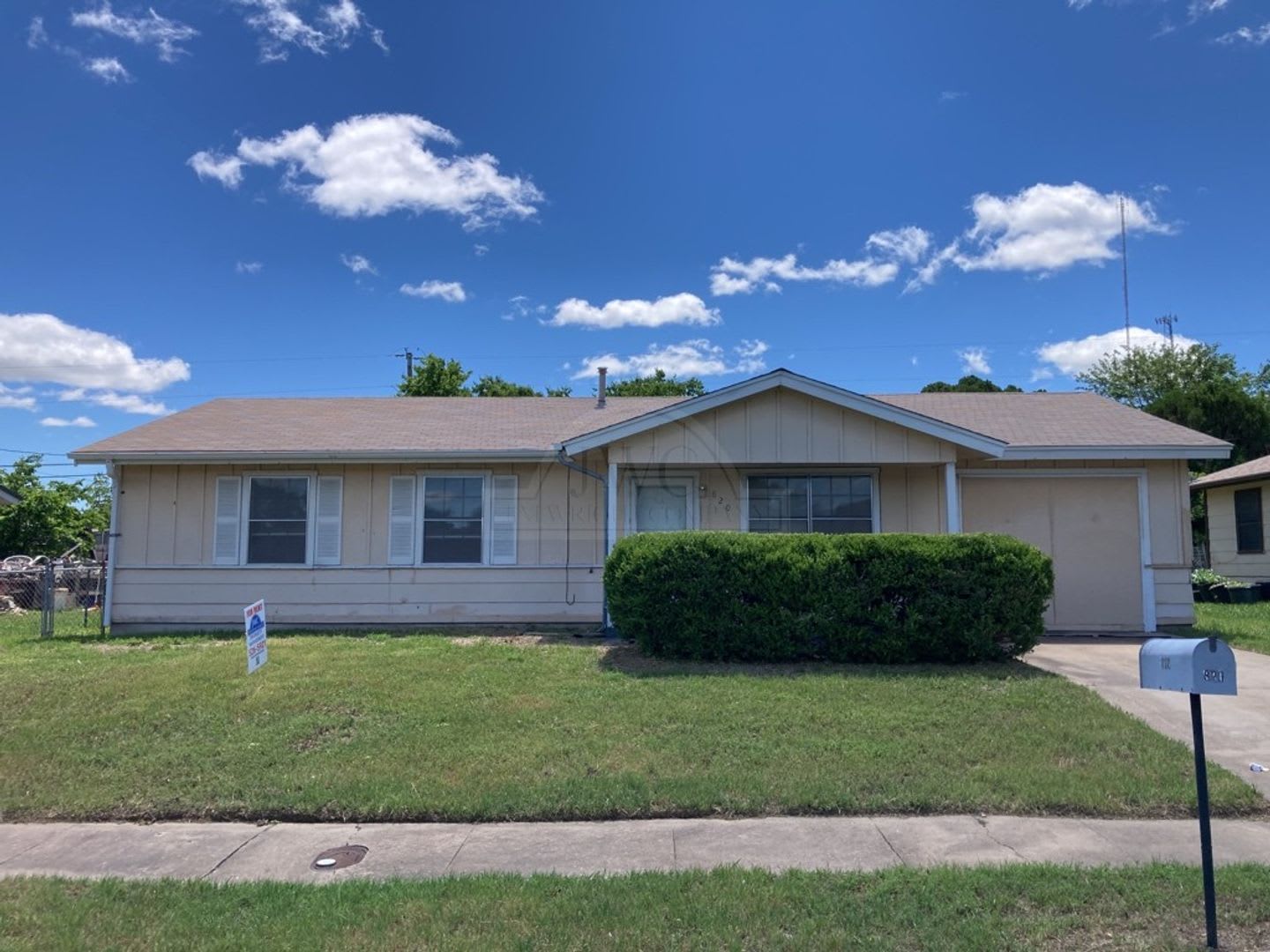 820 Michelle Dr – photo 1