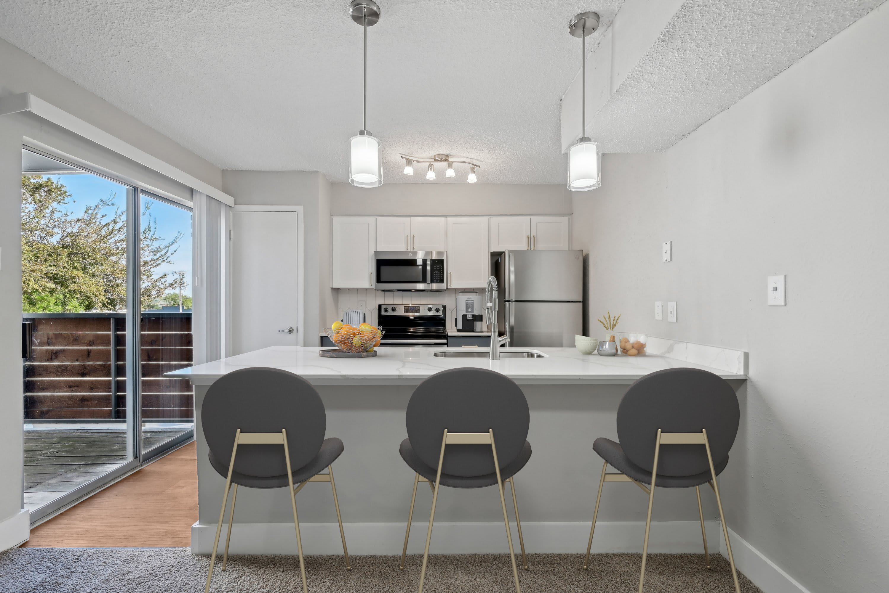 Eastbank Apartments – photo 4