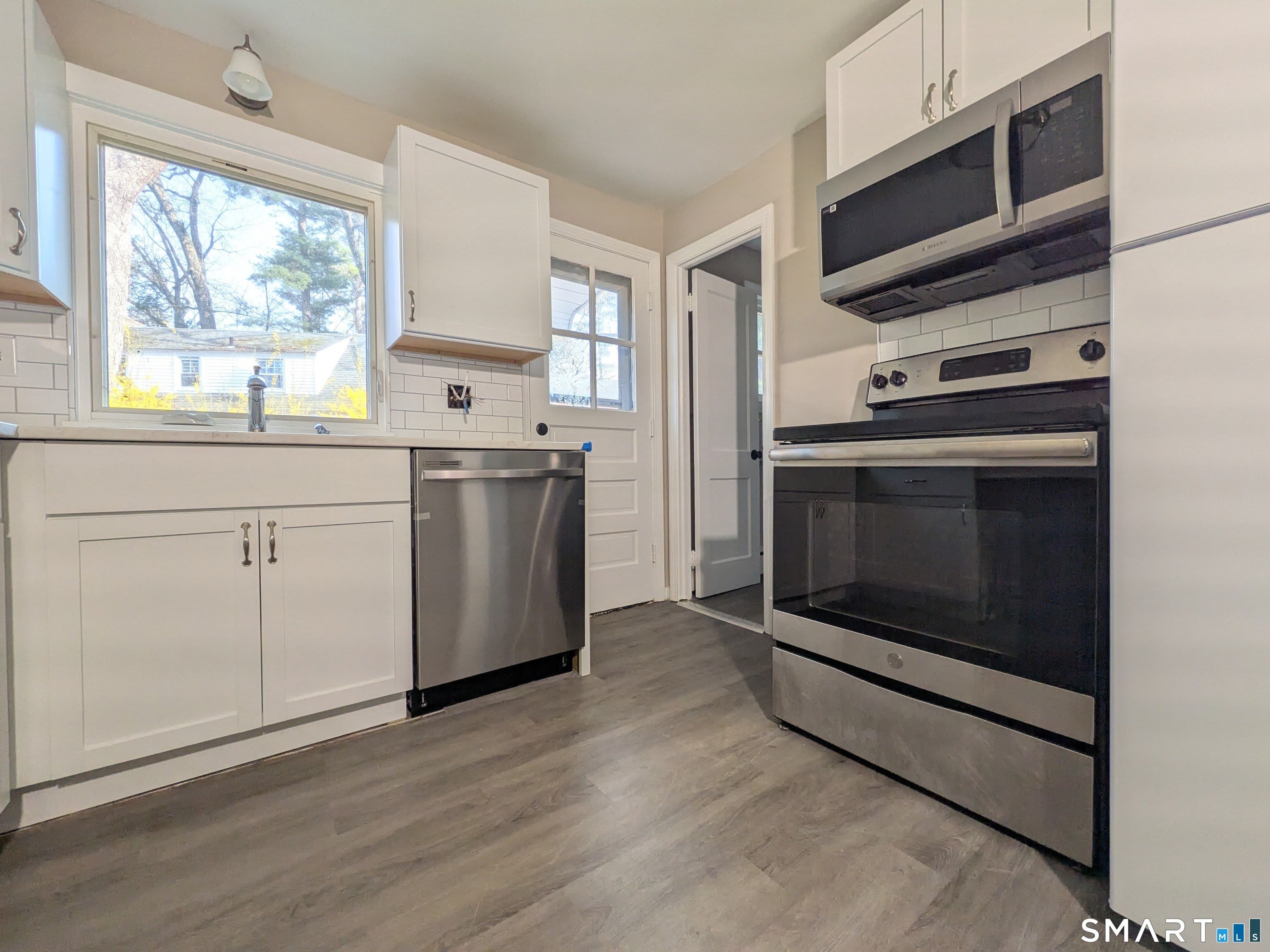 414 Salmon Brook Street – photo 3