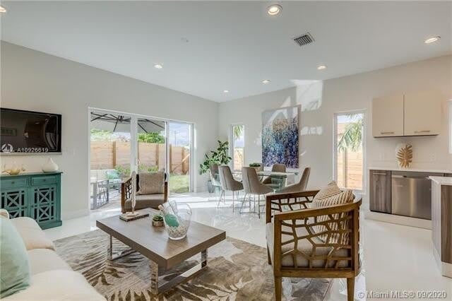 684 Ne 43Rd Street – photo 5