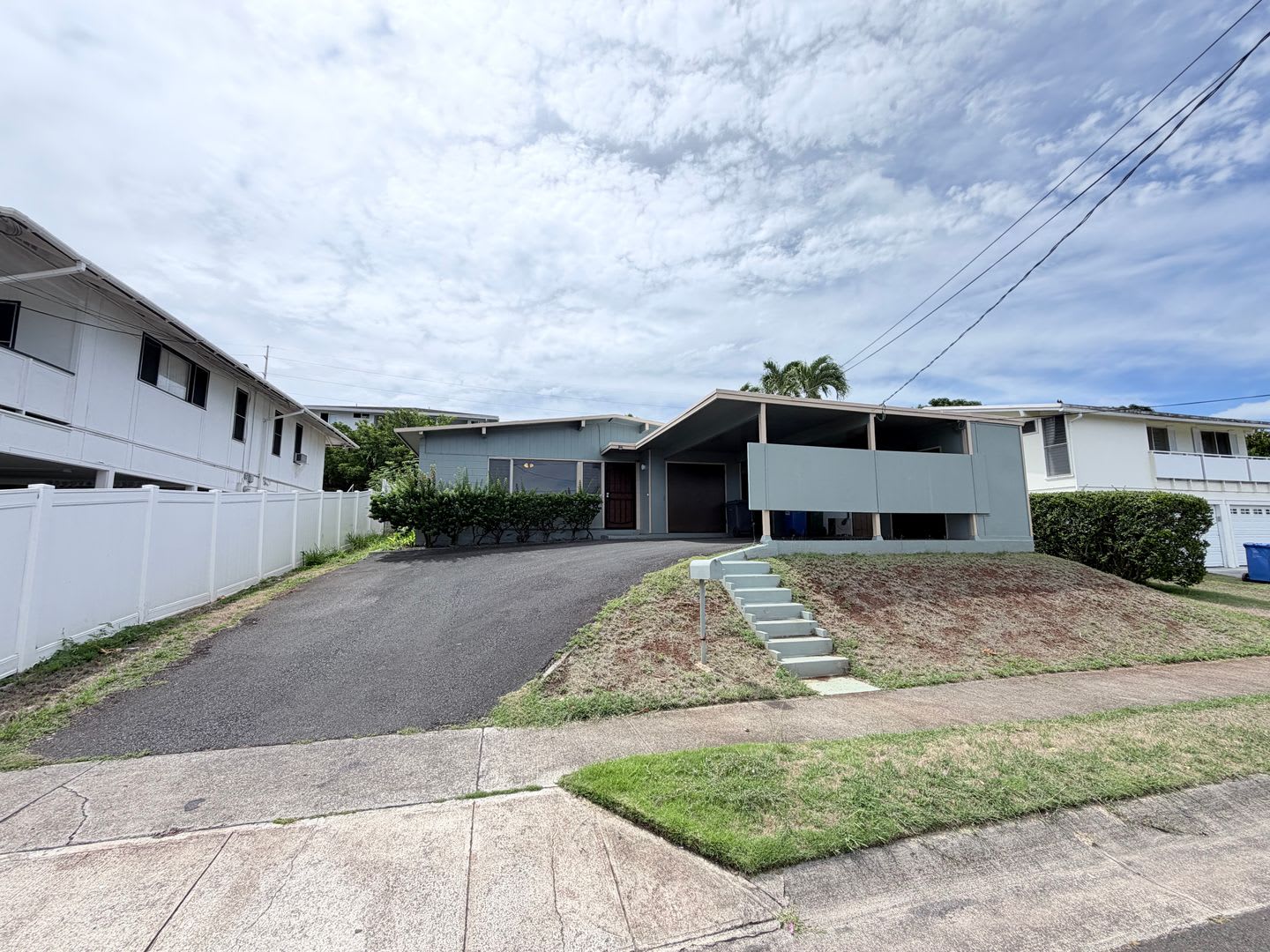 [4 Bed 2 Bath] Single Family Home with Spacious Backyard in Desirable Foster Village – photo 2
