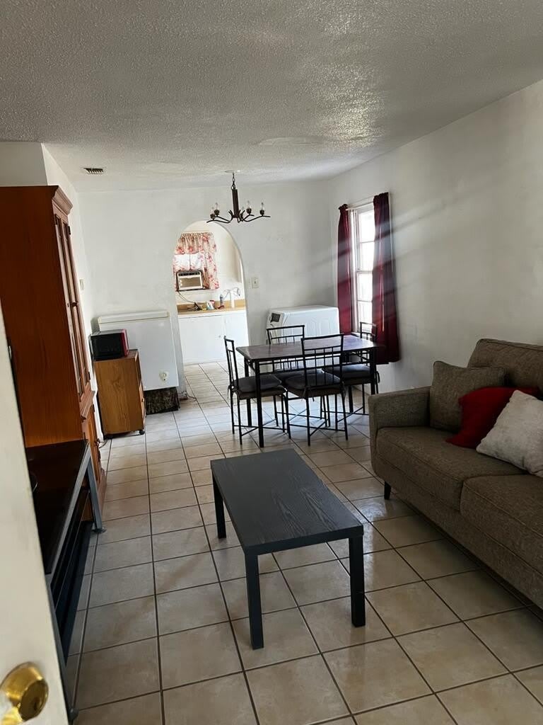2105 N Tom Green Ave – photo 3