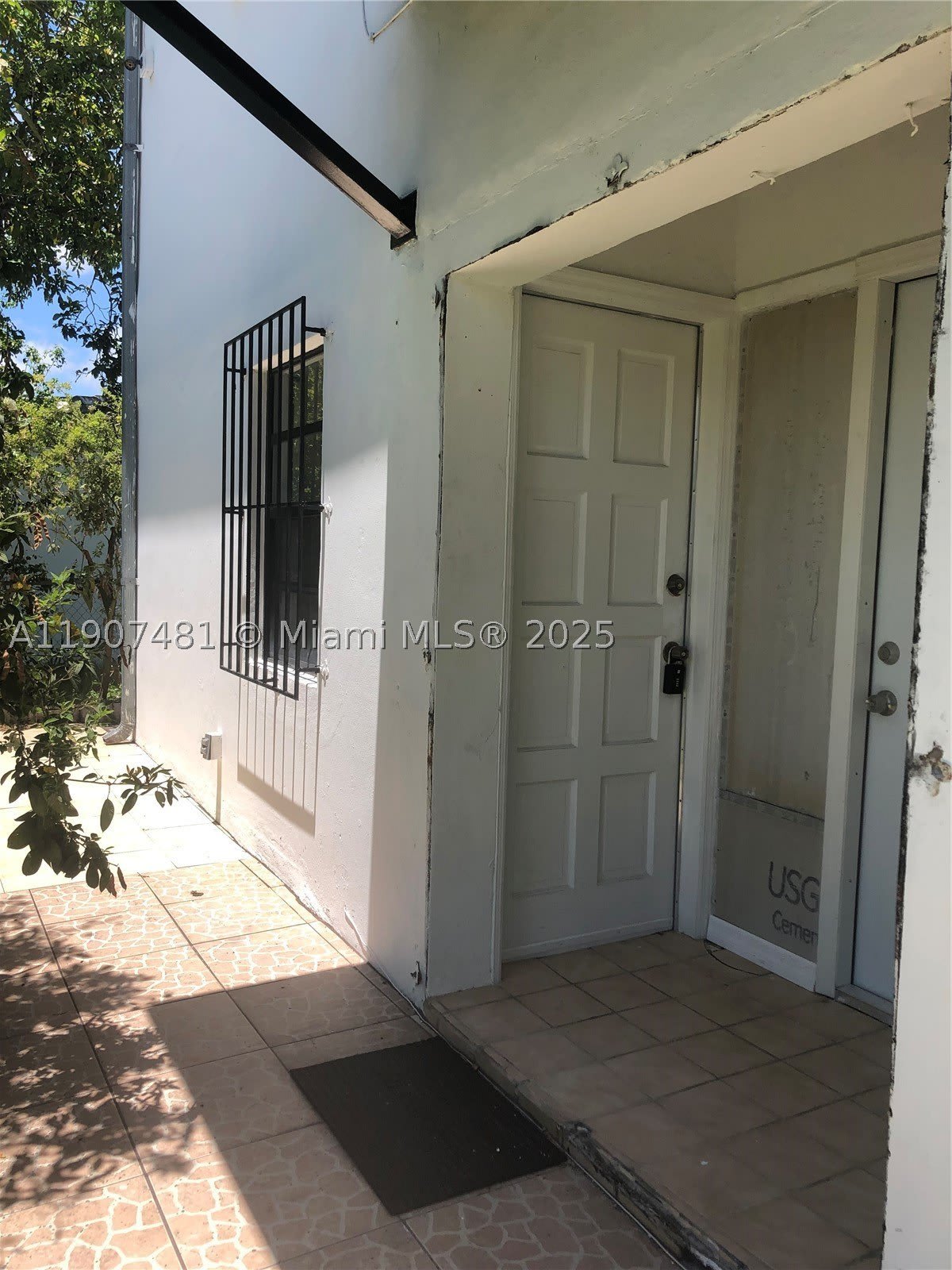 1374 NE 176 st – photo 2