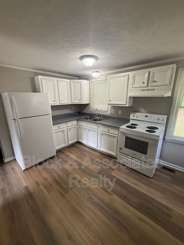 935 Country Place Rd – photo 2