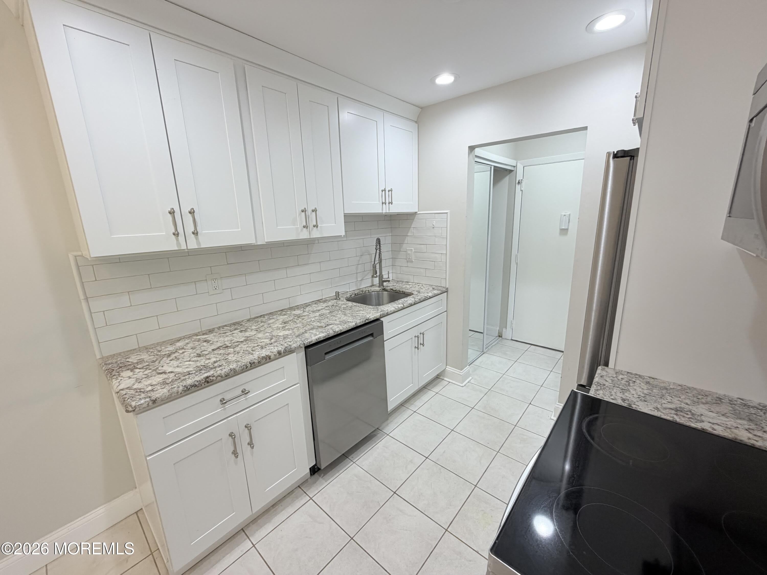 35 Amberly Drive – photo 3