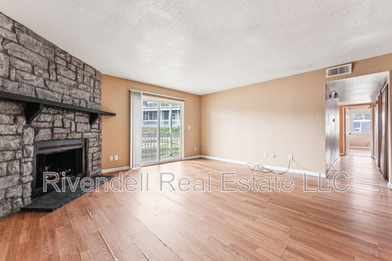 18094 E Ohio Ave – photo 2