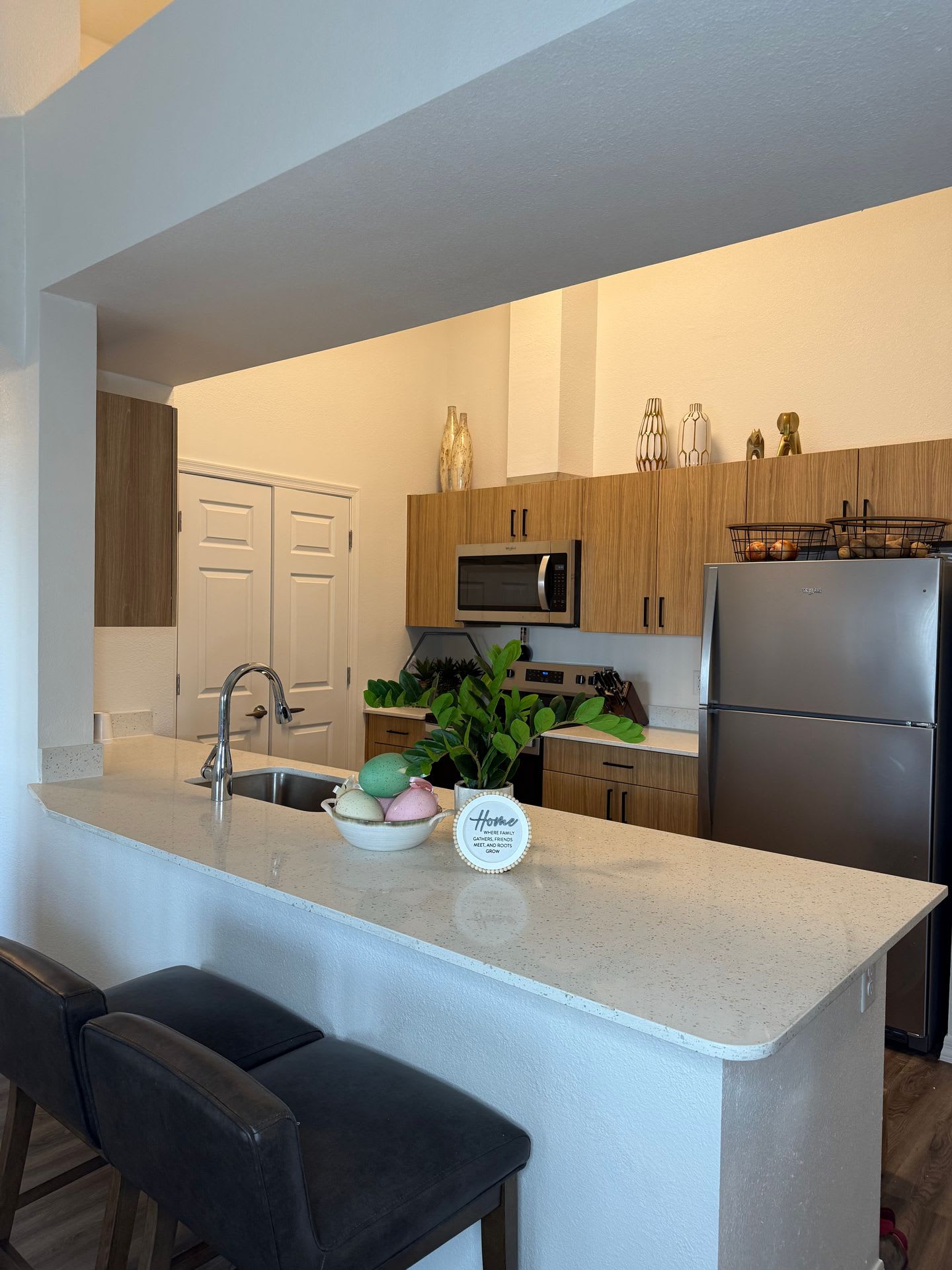 The Crest at Skyline Now offering up to 8 weeks FREE rent! – photo 2
