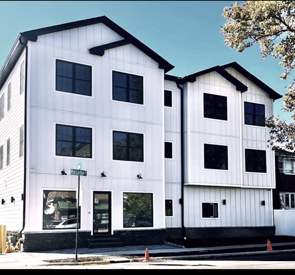 1001 Roselle Street – photo 1