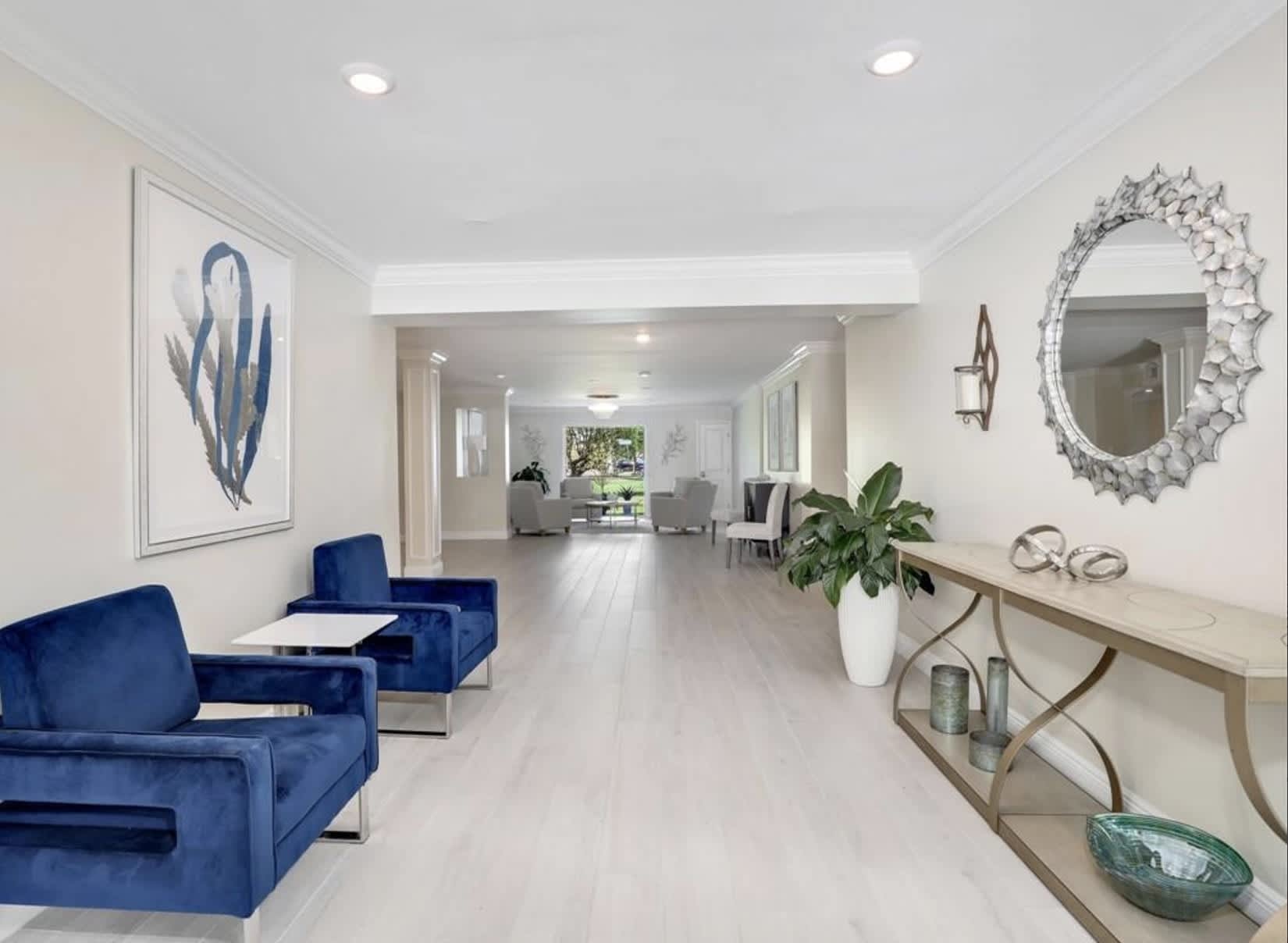 555 Park Shore Drive – photo 2